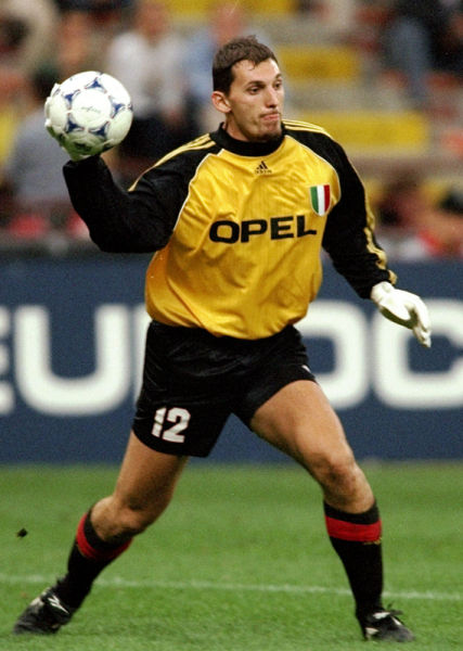 不再只是 不再只是