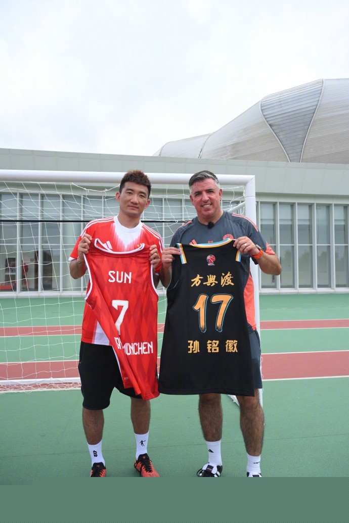 会放大或削 会放大或削